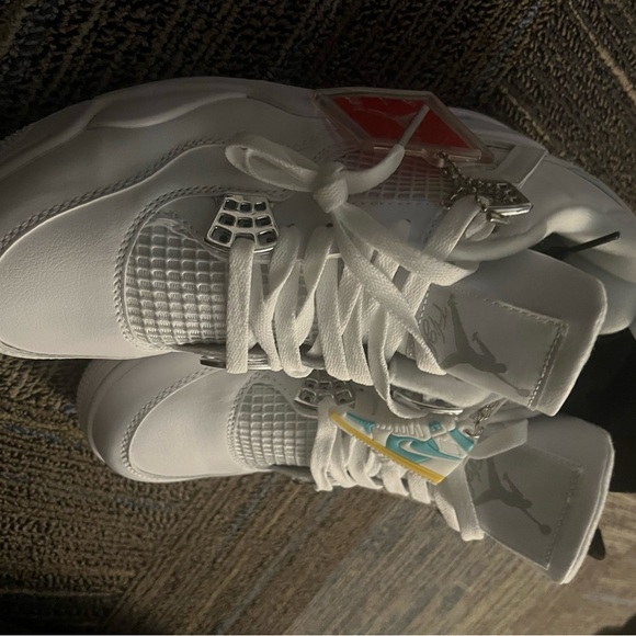 Jordan 4 Pure Money Wmns US9.5/ Mens8 Eur 41 - Picture 1 of 6